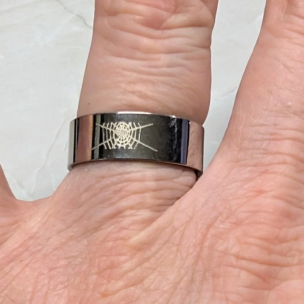 NEW Stainless Steel Spider Web Band Ring Size 8.75 Silver Tone Etched Gothic Emo